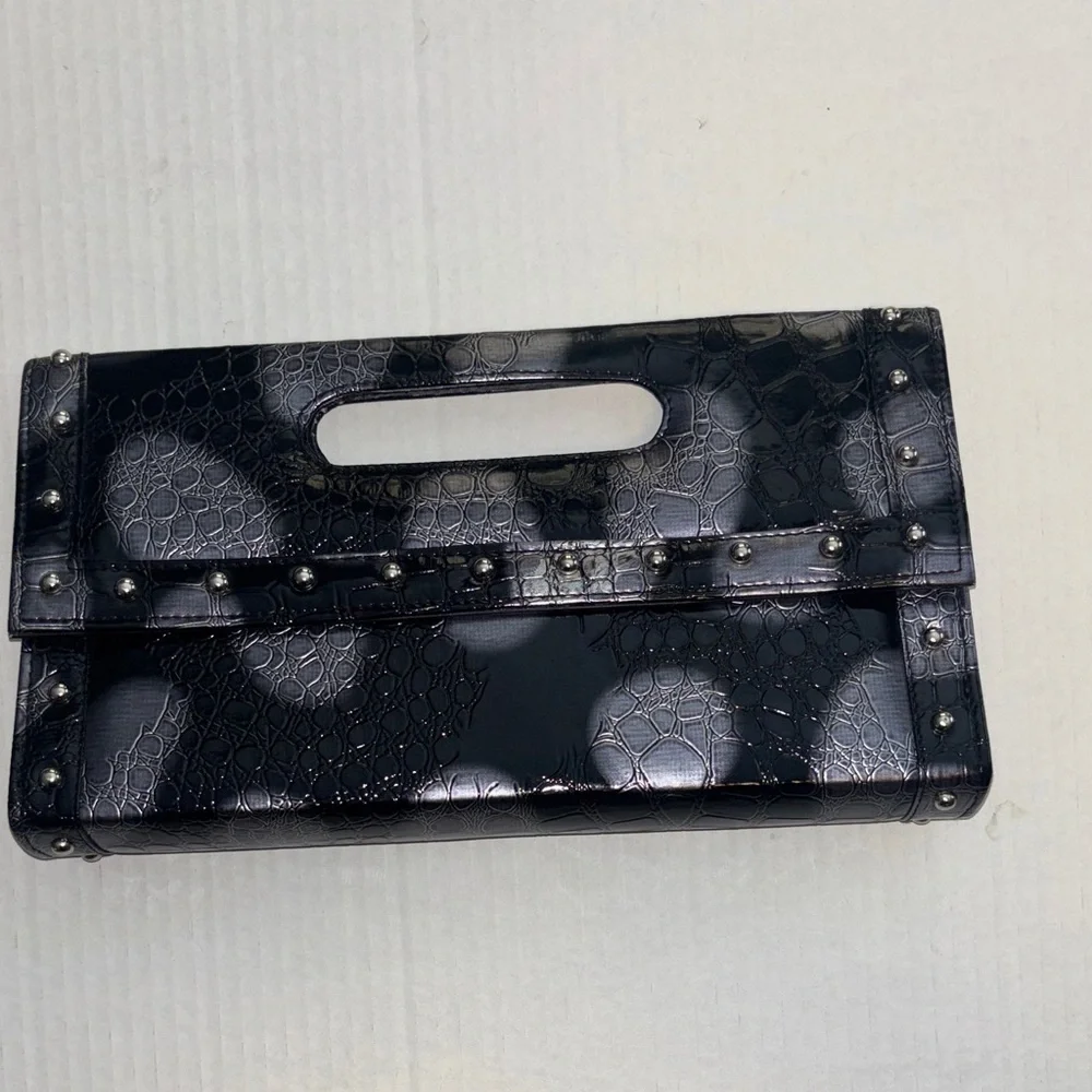 CAPIZ BRAND BLACK GRAY/SILVER HAND BAG/CLUTCH PATENT LEATHER FAUX SKIN STUDDED